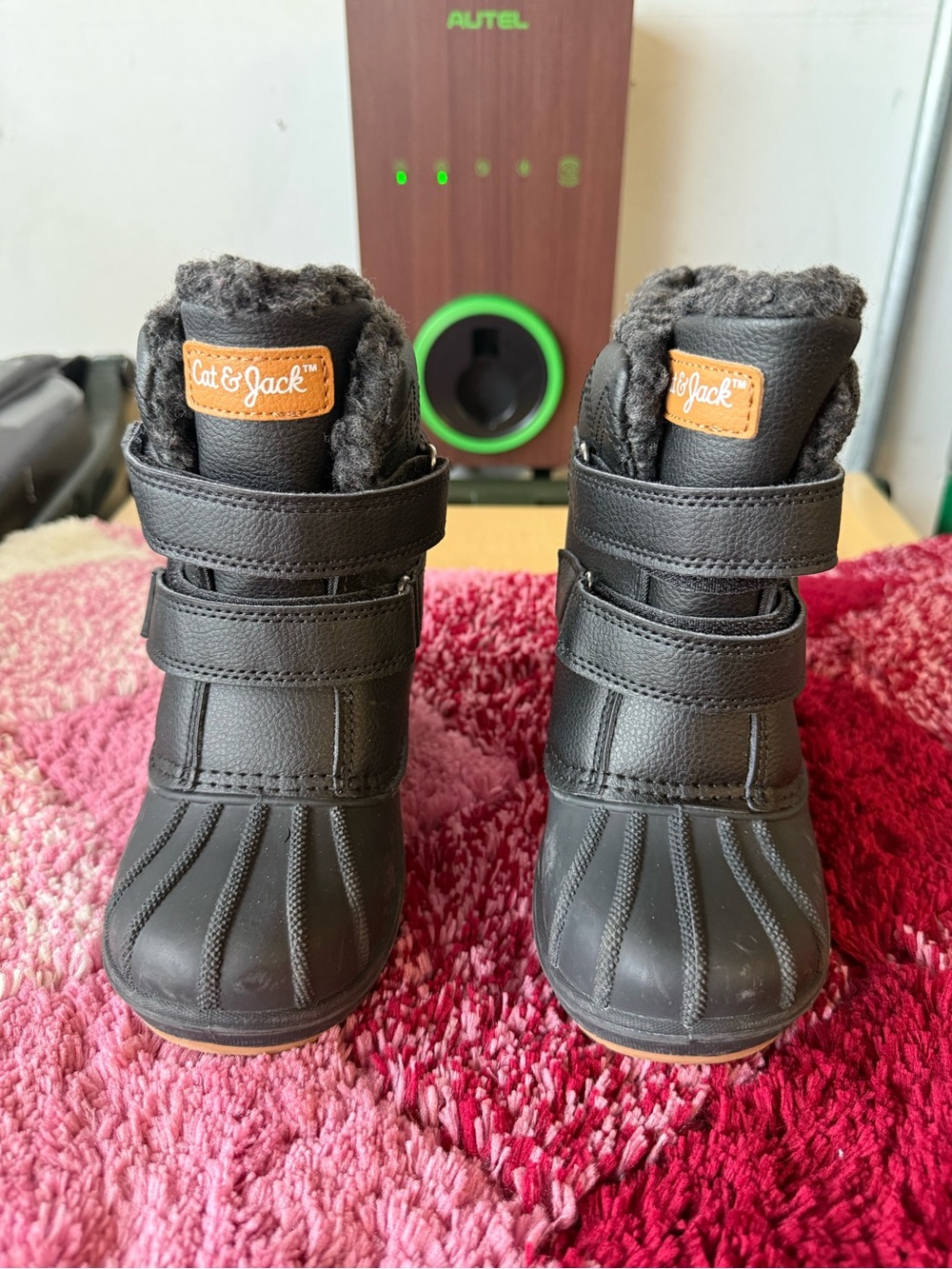 Cat & Jack Black Kids' Faux-Leather Winter Boots with Faux-Fur Cuff Size 10
